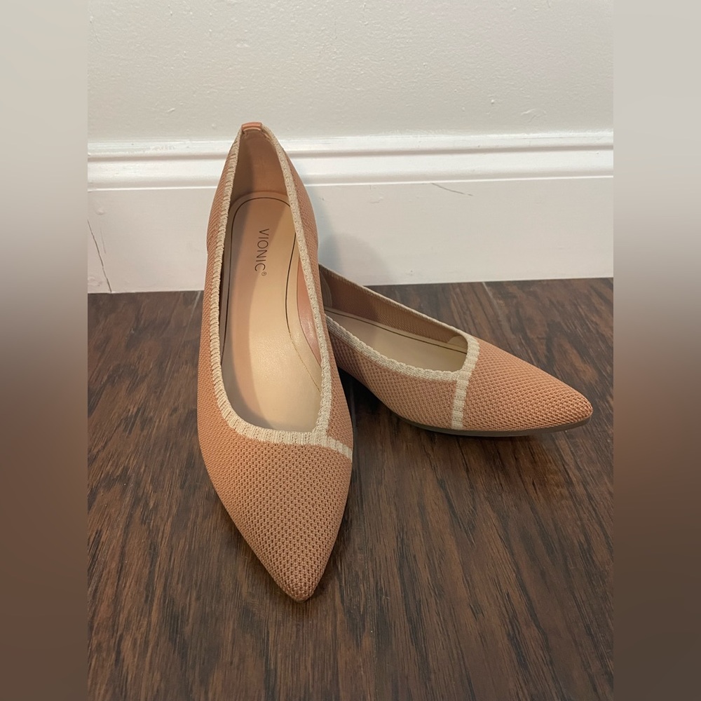 Vionic Dahlia Knit toe Flats Brand new without tags